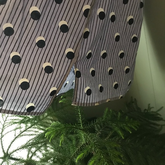 Lavender Sleeveless Top with Polka Dots - Picture 4 of 4